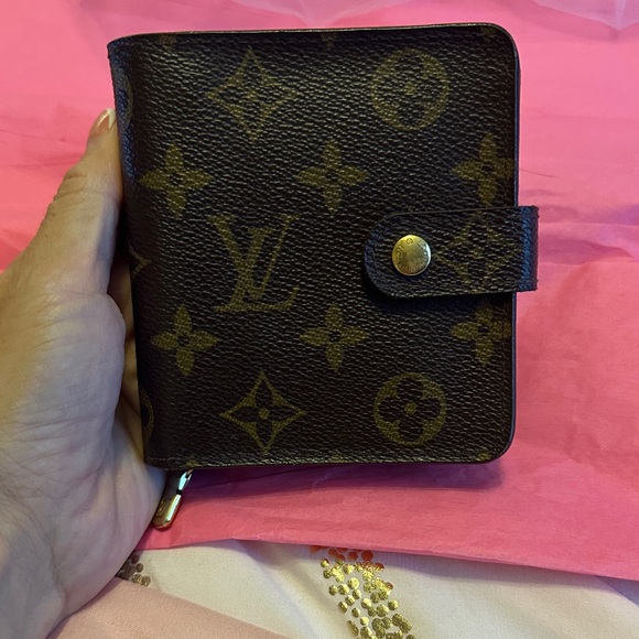 Louis Vuitton Black and Gold Monogram Wallet - Picture 1 of 15